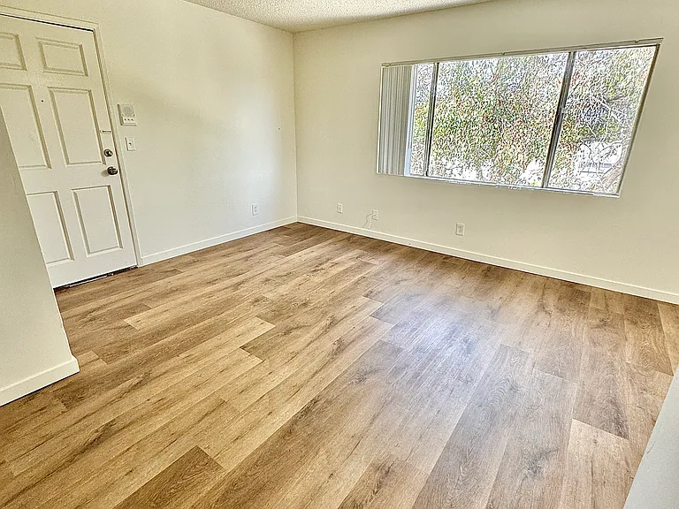 11200 Victory Blvd #9 — Photo 11