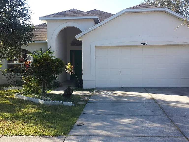 9402 Hidden Water Cir — Photo 2