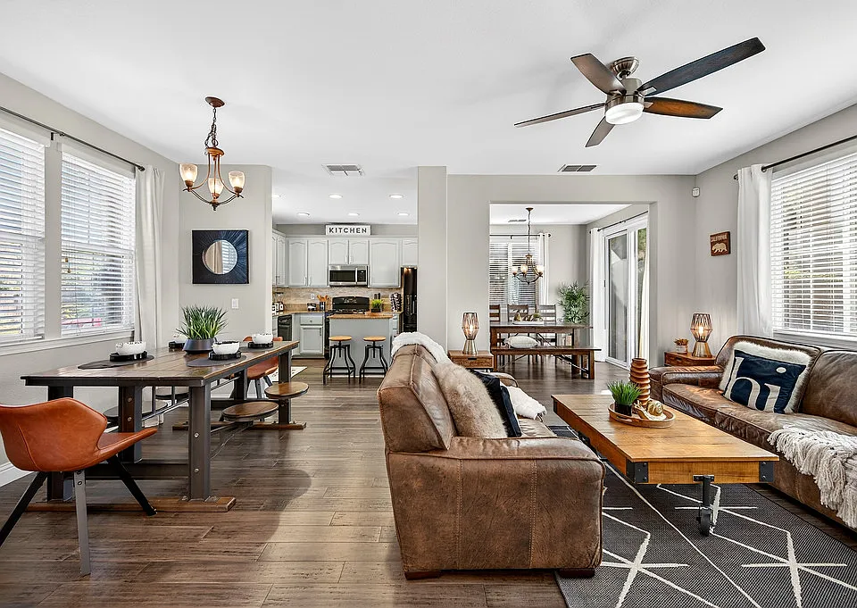 390 Caravaggio Cir
