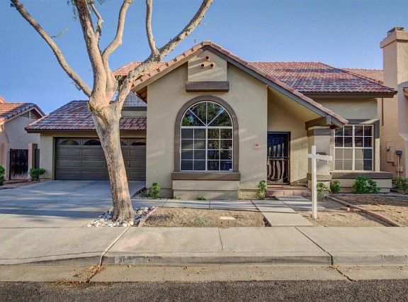 3rd image of 3831 E Park Ave