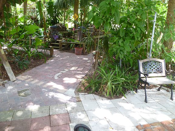 5th image of 1549 Venable Ct