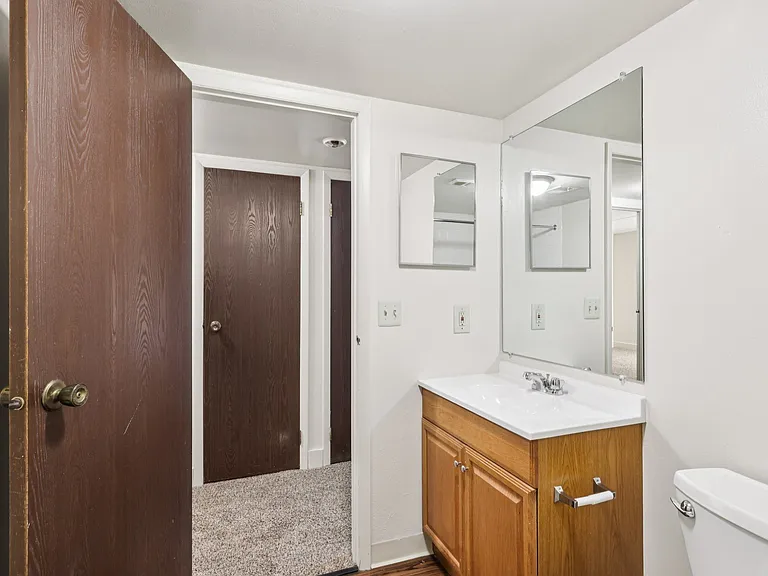Heritage Park Apartments — Photo 21