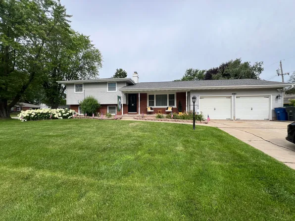2080 Dove St, Green Bay, WI 54304
