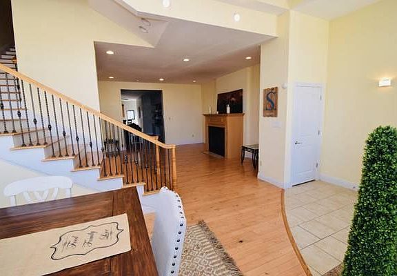 5th image of 4376 Olive St