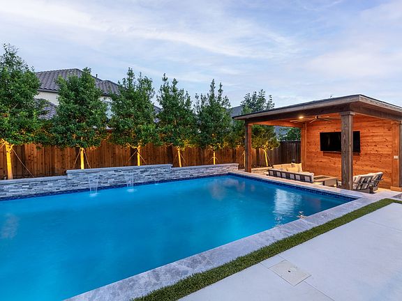2nd image of 2141 Normandy Cir