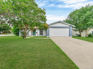 822 Saddlebrook Dr, San Antonio, TX 78245
