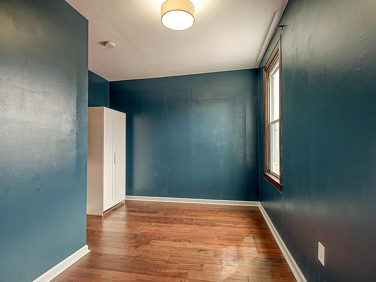 242 Edmond St — Photo 20