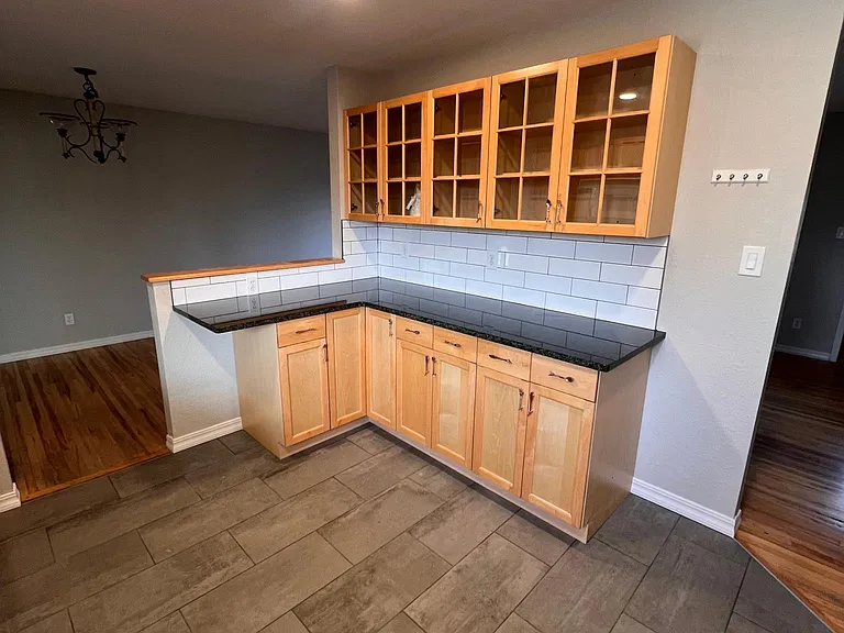 3616 Leeds Ln — Photo 9