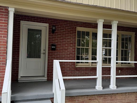 3rd image of 725 Holden Ave