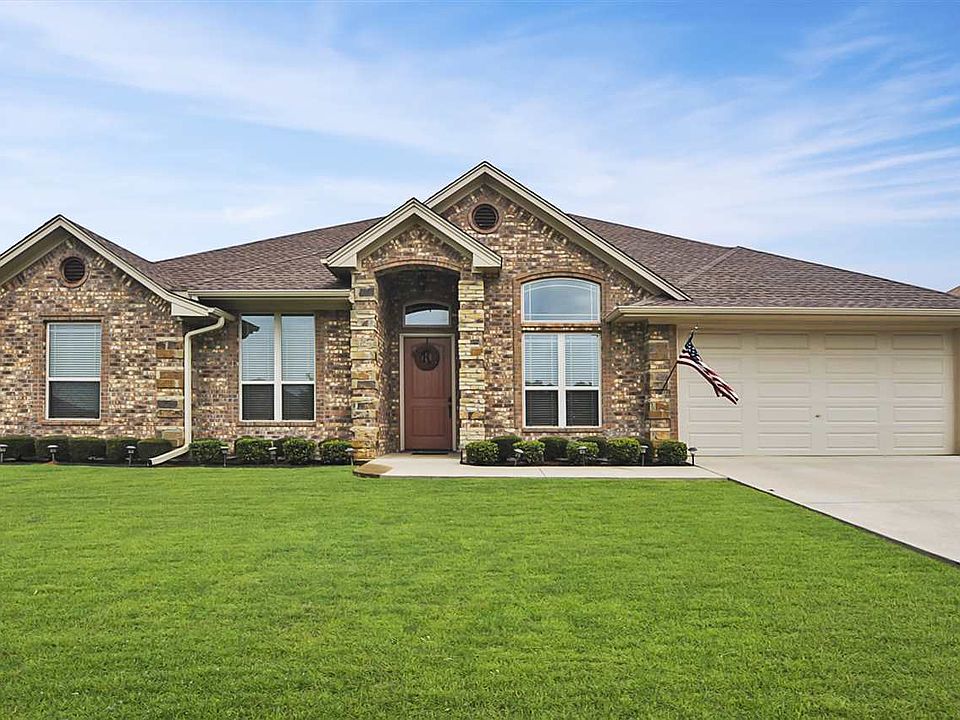 1st image of 2513 Oasis Dr