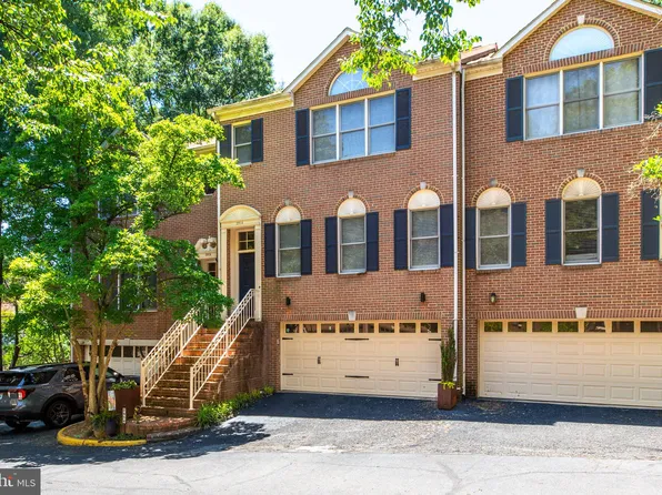 2914 Oakton Crest Pl, Vienna, VA 22181