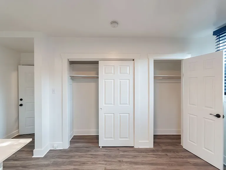 150 South Apartments — Photo 11