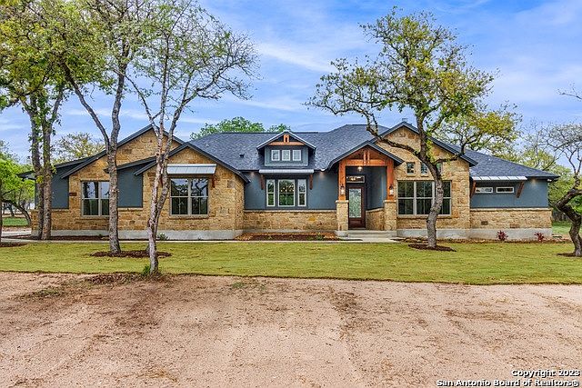 1st image of 161 Hidden Pond Dr
