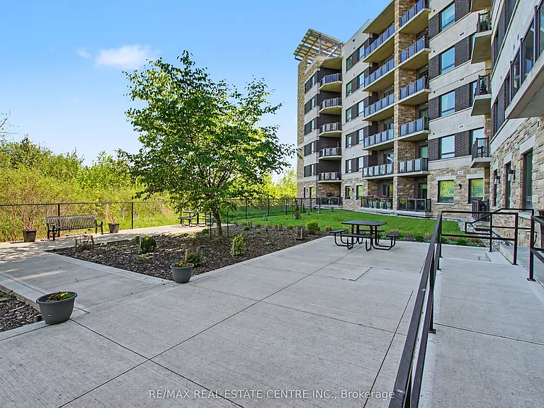 33 Whitmer St #418 — Photo 34
