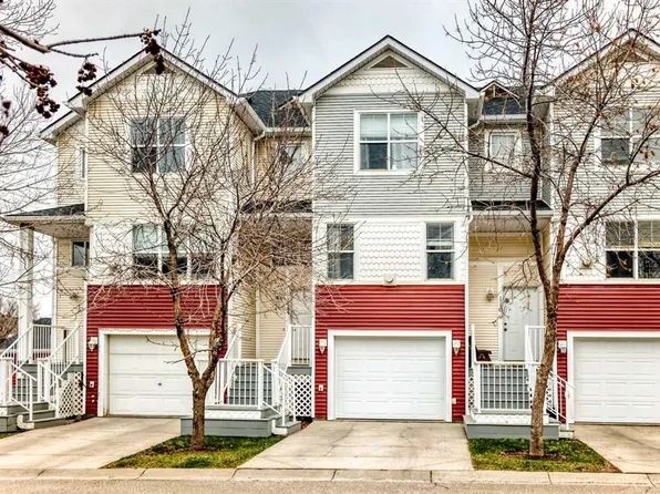 112 S Country Village Cpe NE, Calgary, AB T3K 5K2