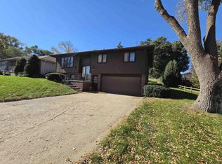 3201 S Cypress St, Sioux City, IA 51106
