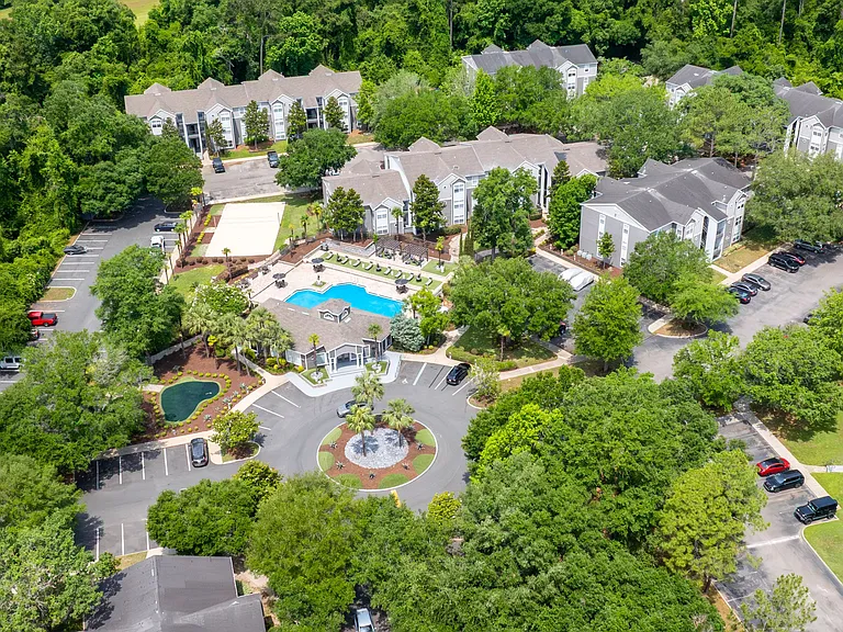 Surrounded by lush greenery, Oasis at 1800 offers a tranquil living experience with resort-style amenities, spacious layouts, and beautifully landscaped grounds.