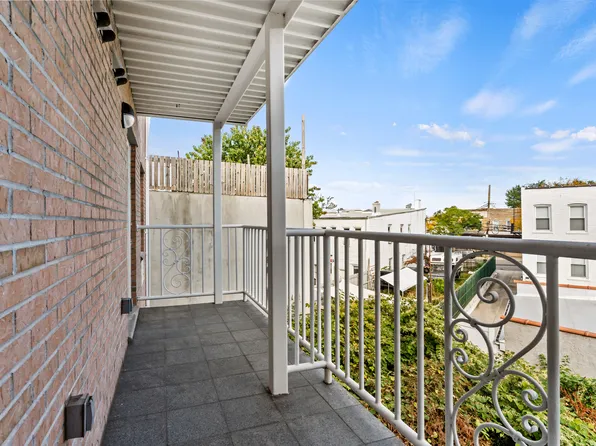 3-35 Grandview Avenue image 14 of 23