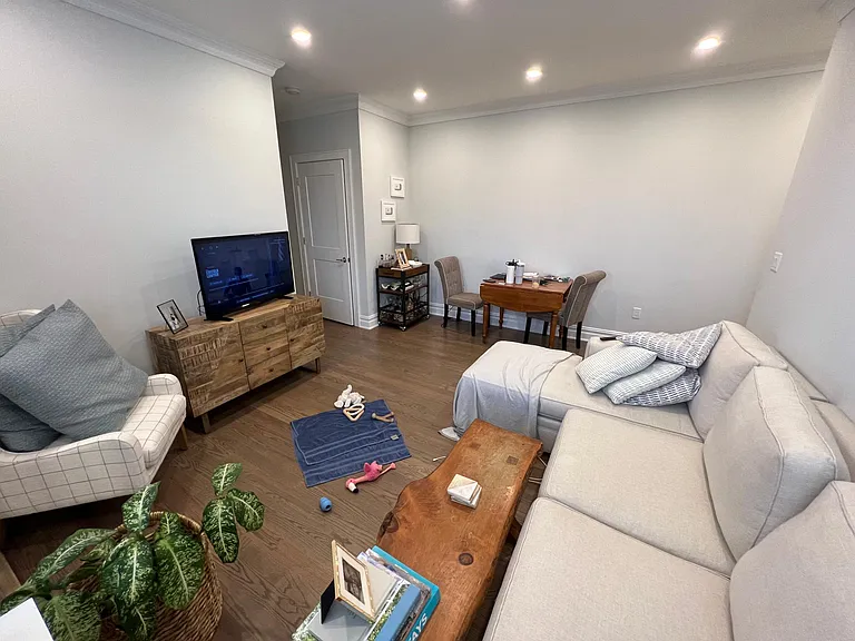 5 Center St #8 — Photo 5