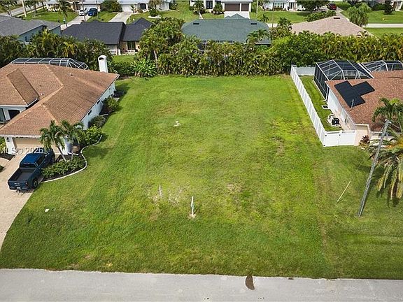 5th image of 4724 SW 23rd Ave