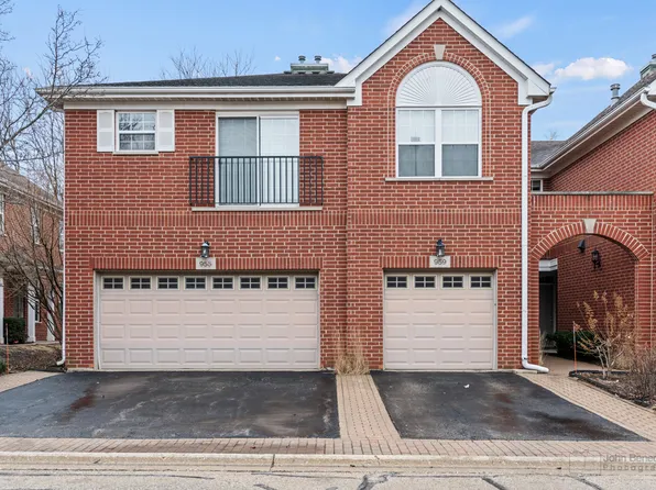 955 Kensington Dr, Northbrook, IL 60062