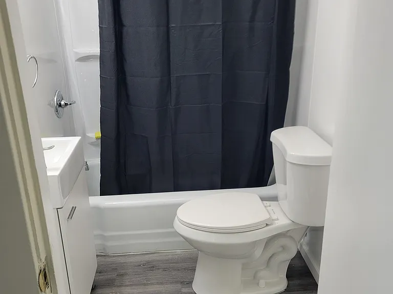 1005 Woods Run Ave — Photo 9