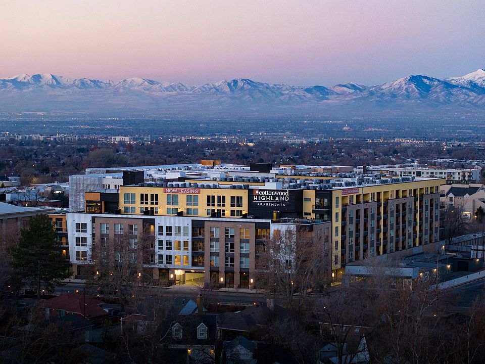 Cottonwood Highland Apartments at Twilight