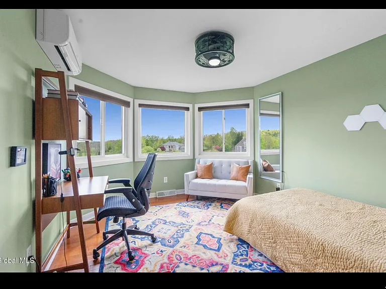 8 Fox Glove Ct — Photo 24