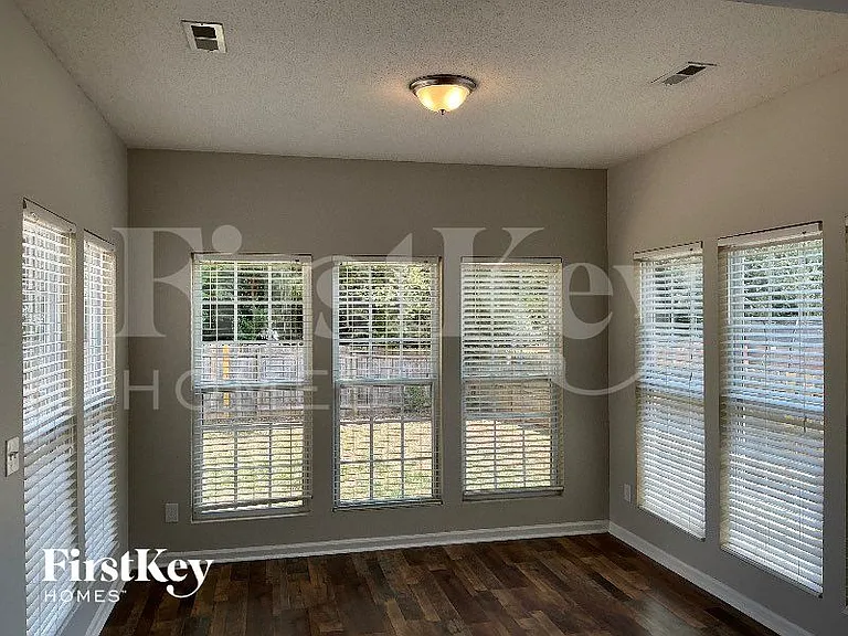 1317 Sharp Ridge Rd — Photo 3