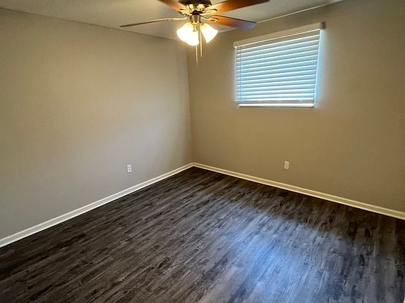 5th image of 8523 Parallel Pkwy #1