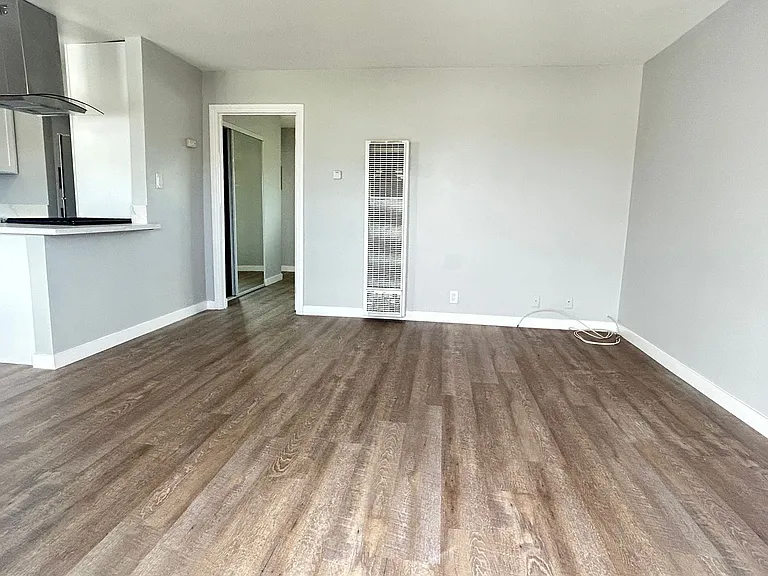 218 Chicago in Beautiful Huntington Beach! — Photo 11
