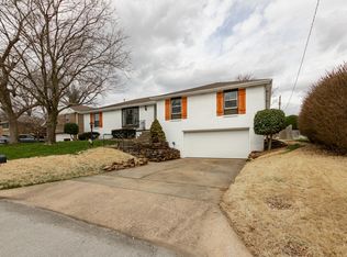 2135 E Rosebrier Pl, Springfield, MO 65804