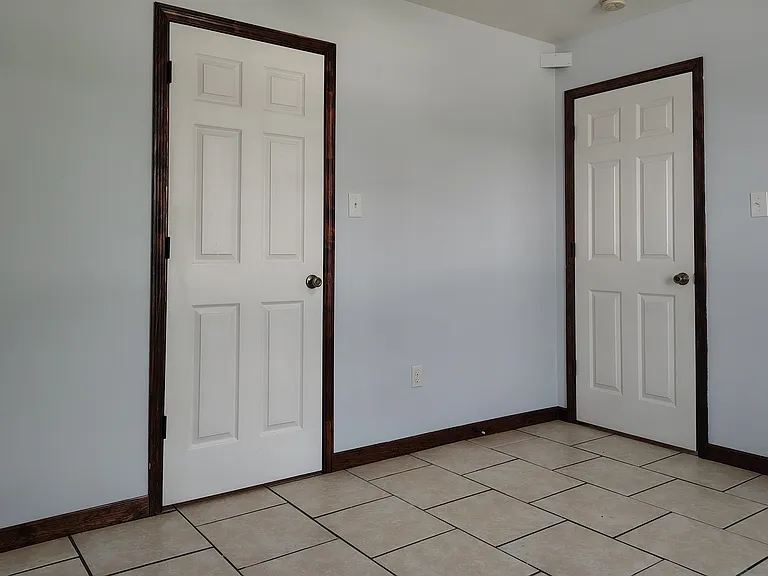 2518 Pineridge St — Photo 20