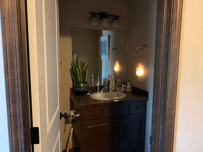 704 N Anderson St #3 — Photo 3