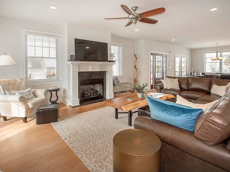 8510 Fulton Ave — Photo 6
