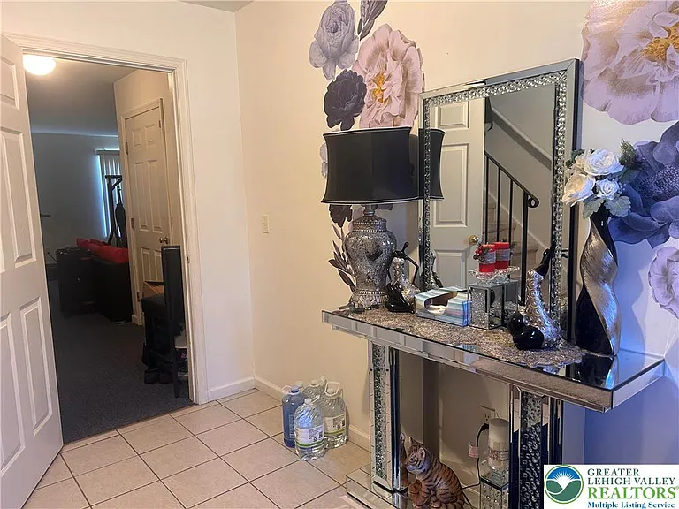 2465 Gillian Ln — Photo 17