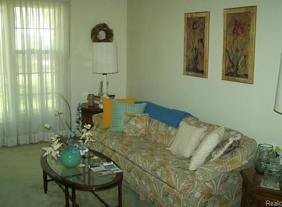 3rd image of 29446 Somerset Dr