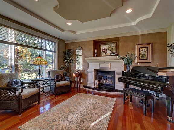 4th image of 2818 44th Street Ct NE