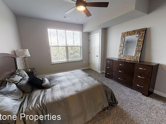 5th image of 4721 Farwell St #303