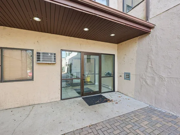 221 Grand Ave W APT 115, South Saint Paul, MN 55075