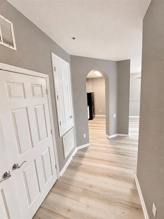 3 bed, 2.0 bath, 1247 sqft, $1,900 — Photo 4