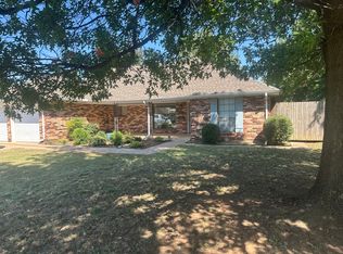 9700 Lakeshore Dr, Oklahoma City, OK 73120