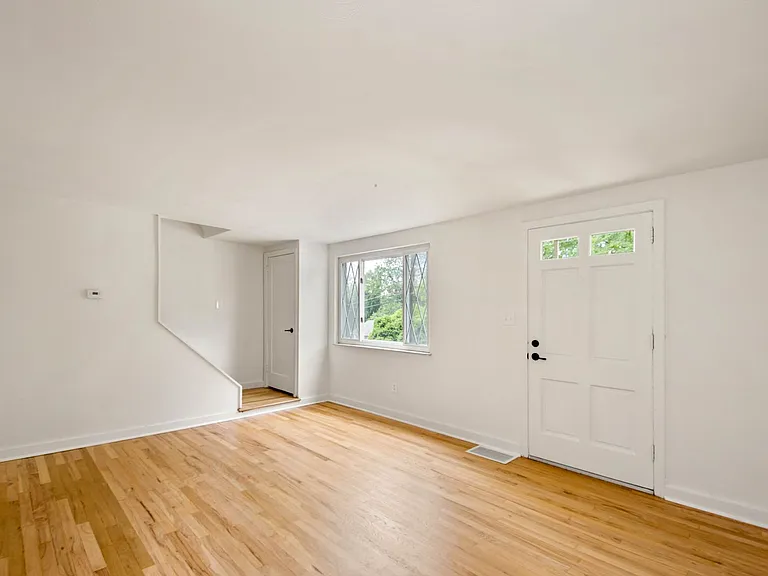 217 Saylong Dr — Photo 10