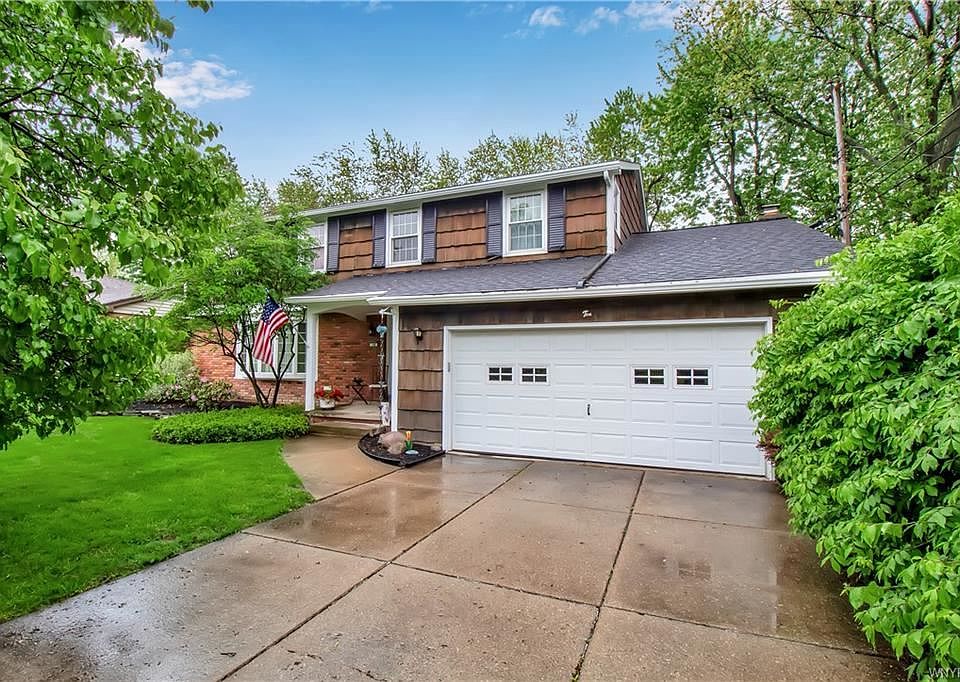 1st image of 10 Hampton Ct