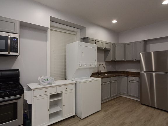 3rd image of 2028 W Homer St #G