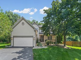 9 Lake Gillilan Ct, Algonquin, IL 60102