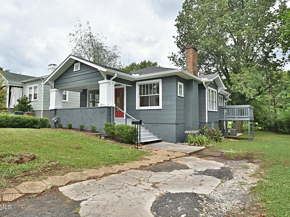 1st image of 1211 Ashwood Pl