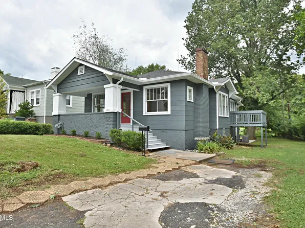 1211 Ashwood Pl, Knoxville, TN 37917