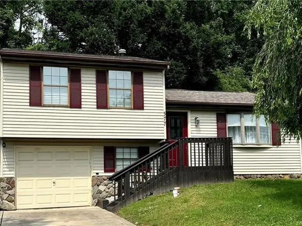 577 Rainier Dr, Pittsburgh, PA 15239