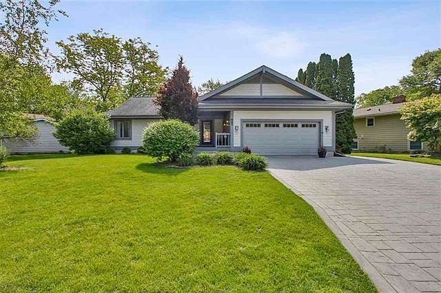 1st image of 607 Parkland Dr